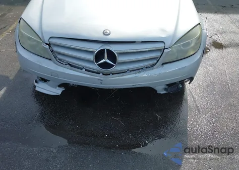 2009 Mercedes-Benz C 300 z USA, uszkodzony, nr VIN WDDGF54X49R049900